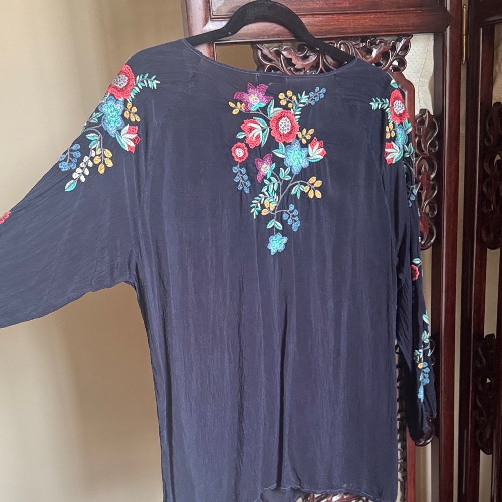 Johnny Was Navy Blouse with Colorful Floral Embroidery size L - Picture 4 of 5